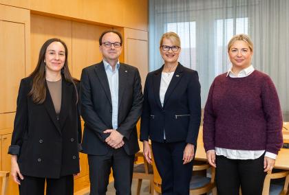 Mari Putaansuu, Antti Syväjärvi Lapin yliopistosta ja Terhi Mölsä ja Karoliina Kokko Fulbright Suomi-säätiöstä