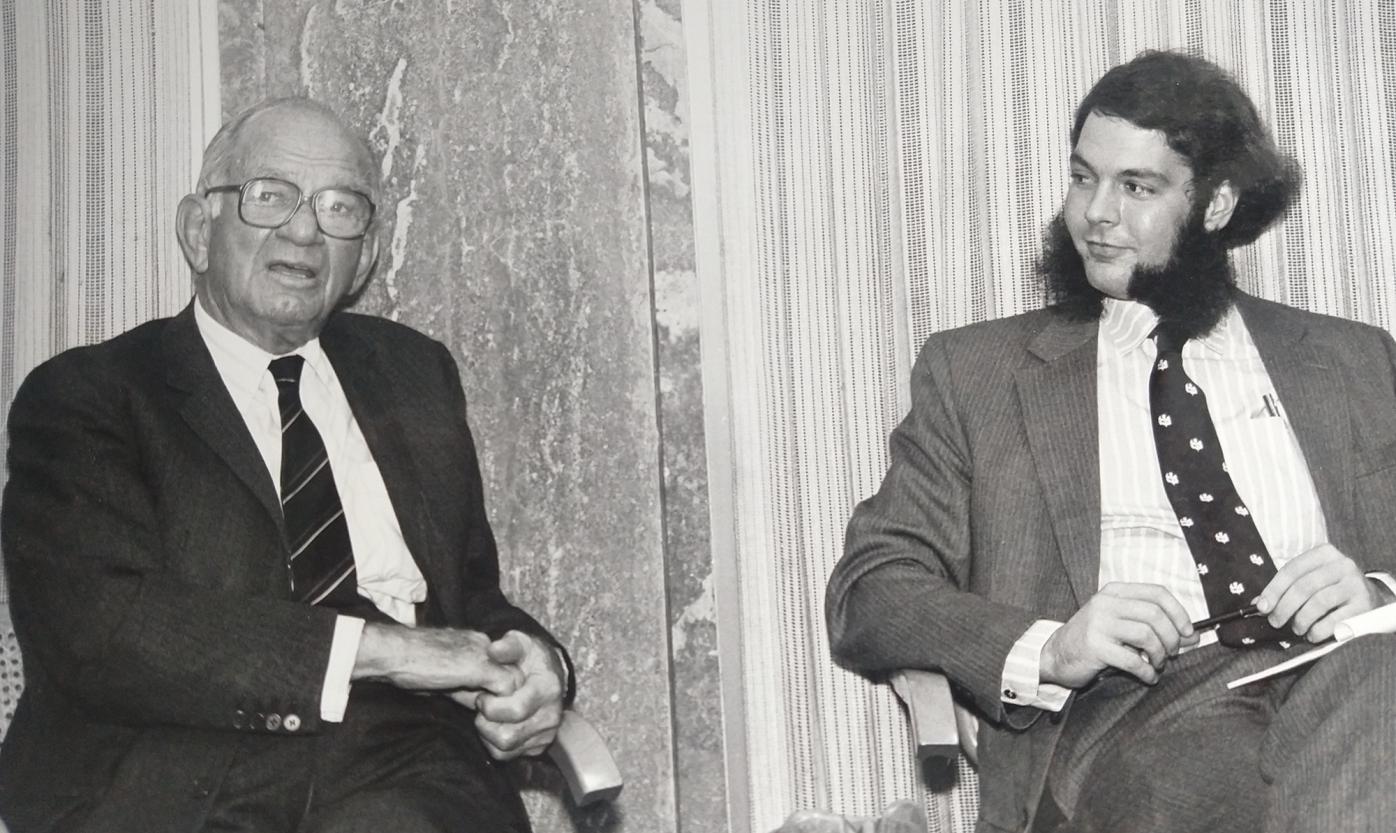 U.S. Fulbright Finland alum Bill Eaton interviewing Senator J. William Fulbright in 1986.