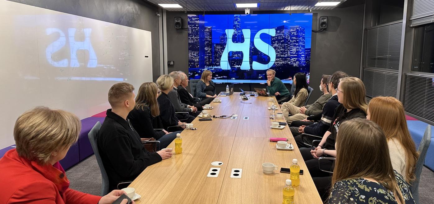 ASLA-Fulbright Alumni Association members and U.S. grantees visiting Helsingin Sanomat, hosted by Laura Saarikoski and Pauliina Siniauer