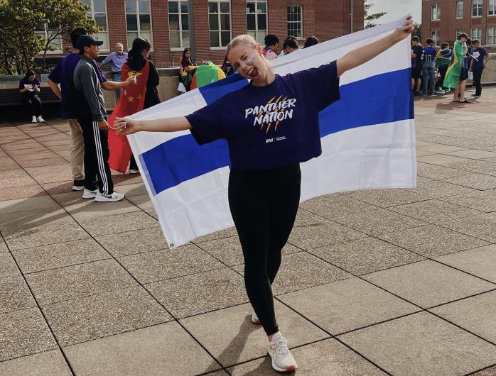 Fiona Ahonen with Finnish flag